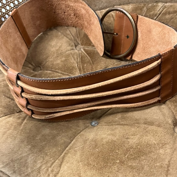 Vtg Wide Leather Woman’s Belt - Picture 4 of 10